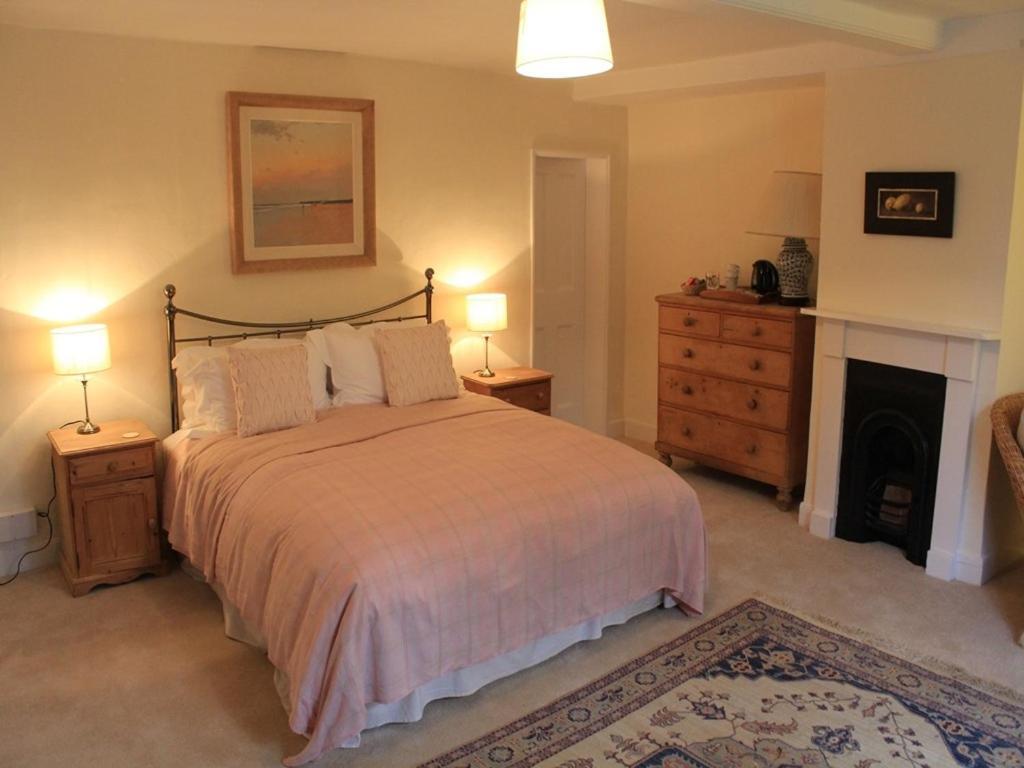 Church Farmhouse B & B Kennett Bilik gambar