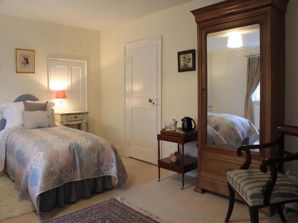 Church Farmhouse B & B Kennett Bilik gambar