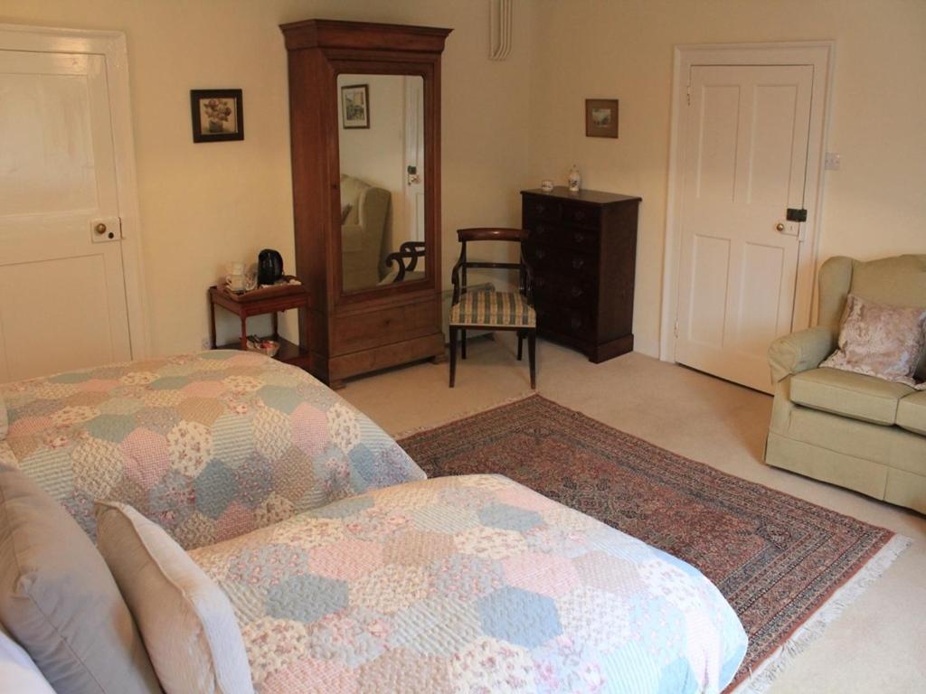 Church Farmhouse B & B Kennett Bilik gambar